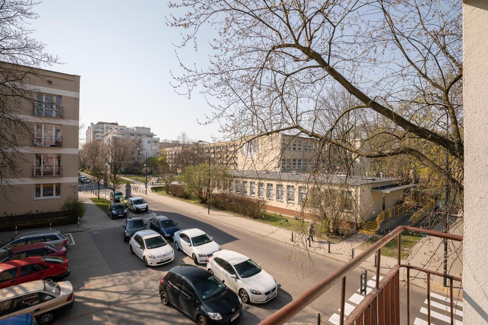 Glam Mila With Balcony In By Renters Apartament