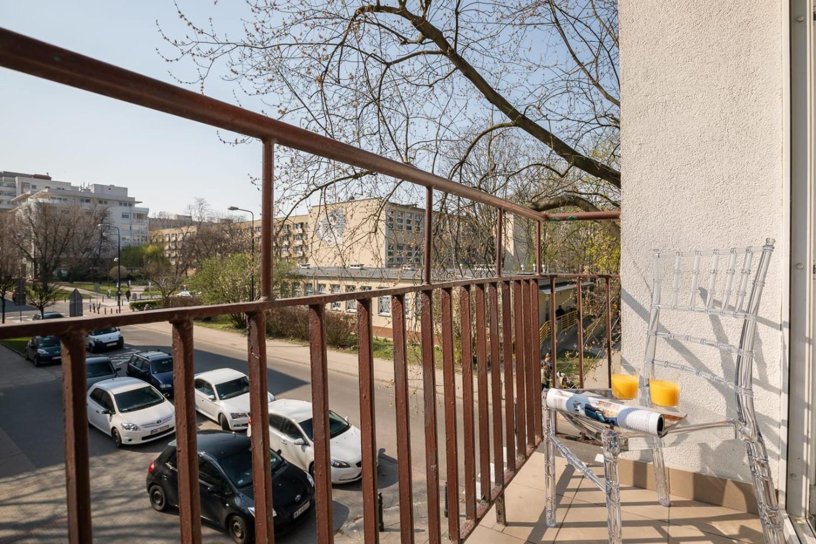 Glam Mila With Balcony In By Renters Apartament *